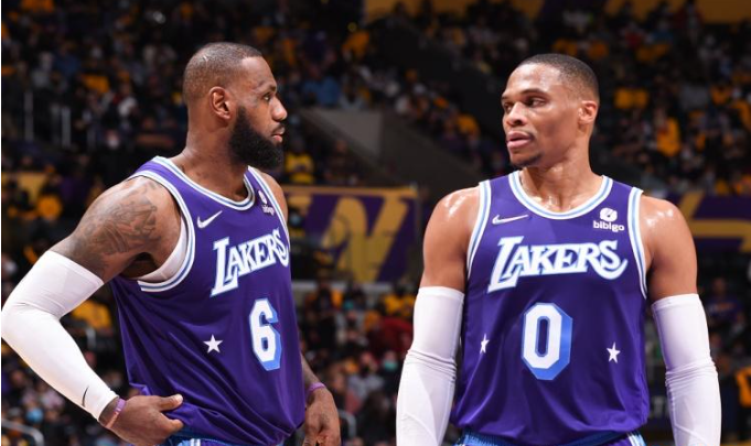  浓眉哥伤愈回归湖人双加时险胜森林狼展现韧性