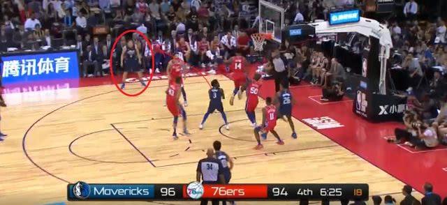  第戎主场球迷冲突导致比赛中断十分钟